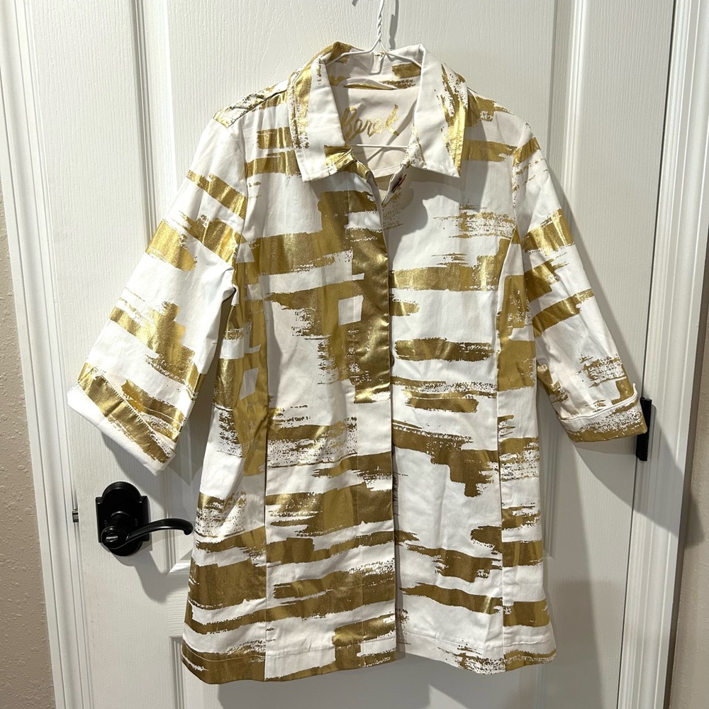 Luxe Berek’s Wearable Art Designer Classic Trench Coat in White & Gold M